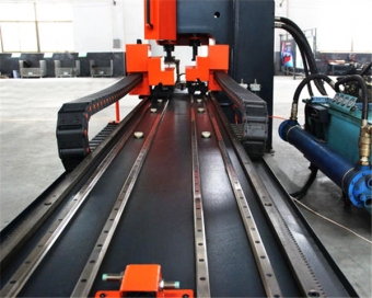 數(shù)控沖孔機