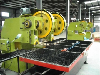 全自動數(shù)控沖床設(shè)備